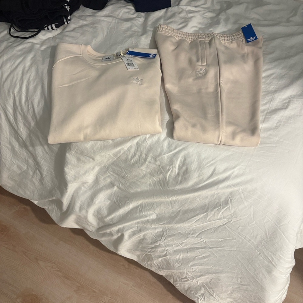 NWT Adidas Off-White TREFOIL ESSENTIALS Tracksuit Set - Picture 6 of 16